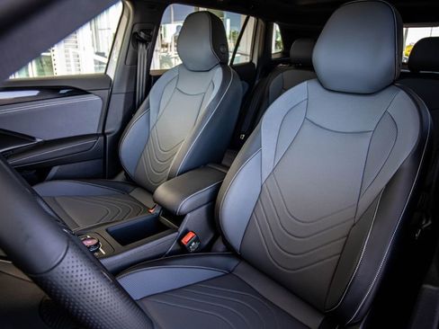 New 2026 Volkswagen Tiguan SE R-Line FWD image 27