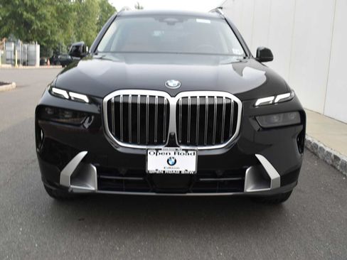 Used 2026 BMW X7 xDrive40i w/ Premium Package AWD/4WD image 2