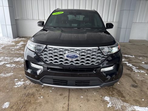 Used 2020 Ford Explorer Platinum w/ Premium Technology Package image 2