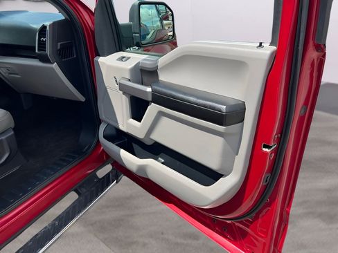 Used 2019 Ford F150 XLT w/ Equipment Group 302A Luxury AWD/4WD image 21