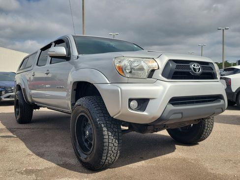 Used 2012 Toyota Tacoma PreRunner w/ TRD Sport Pkg image 2