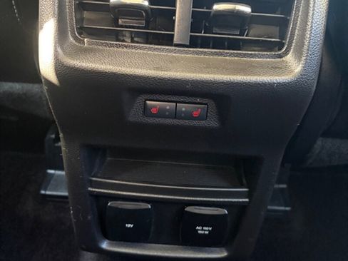 Used 2016 Ford Edge Titanium w/ Equipment Group 301A AWD/4WD image 16