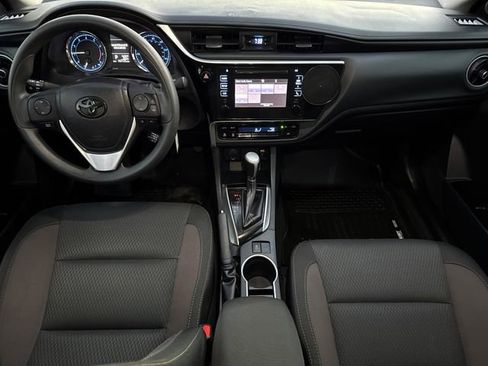 Used 2017 Toyota Corolla LE image 10