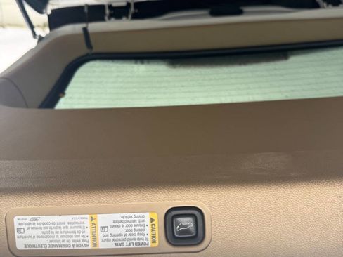 Used 2009 GMC Yukon XL Denali image 15