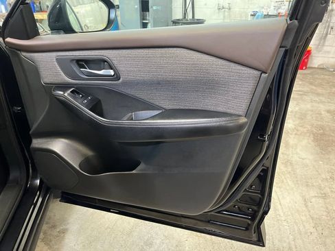 Used 2023 Nissan Rogue SV AWD/4WD image 29