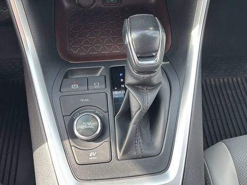 Used 2020 Toyota RAV4 Limited w/ Limited Grade Weather Package AWD/4WD image 27