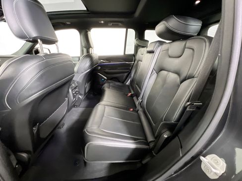 Used 2022 Jeep Grand Cherokee Overland AWD/4WD image 26