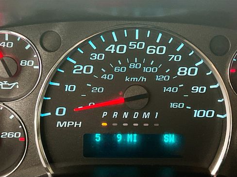 Used 2020 Chevrolet Express 3500 Extended w/ Driver Convenience Package RWD image 22