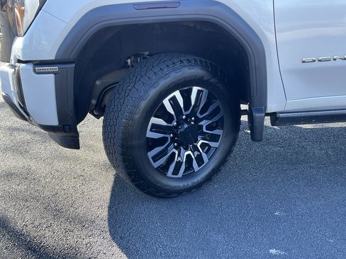 Used 2024 GMC Sierra 3500 Denali Ultimate image 32