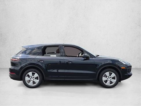 Used 2022 Porsche Cayenne AWD/4WD image 4