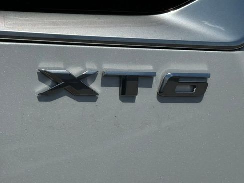 Certified 2024 Cadillac XT6 Premium Luxury w/ Technology Package FWD image 9