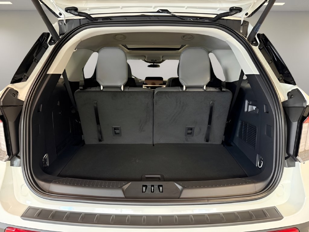 New 2026 Ford Explorer Active w/ Active Comfort Package AWD/4WD image 10