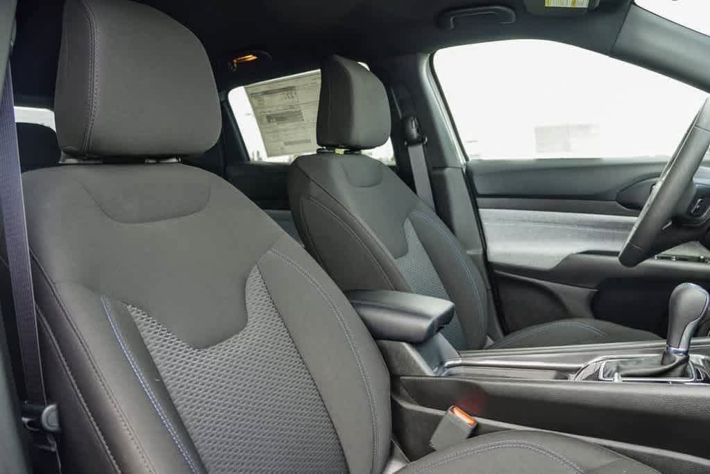 Used 2025 Jeep Compass Sport AWD/4WD image 40