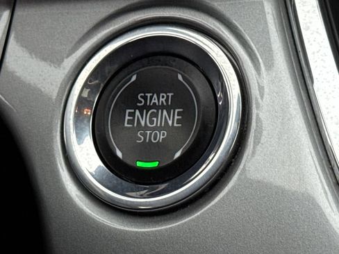 Used 2024 Chevrolet Trax LT w/ Sunroof Package FWD image 38