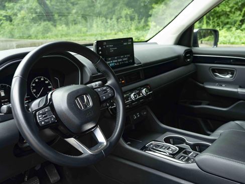 Used 2025 Honda Pilot EX-L image 16
