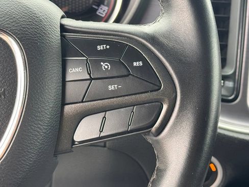 Used 2017 Dodge Challenger SXT RWD image 23