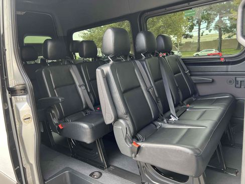 Used 2023 Mercedes-Benz Sprinter 2500 image 33