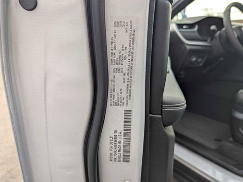 New 2025 Jeep Grand Cherokee Altitude AWD/4WD image 27