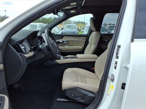 New 2026 Volvo XC90 B6 Plus w/ Protection Package Premier AWD/4WD image 11