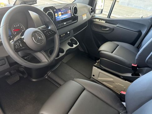 New 2026 Mercedes-Benz Sprinter 2500 image 9