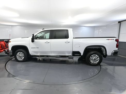 Used 2022 Chevrolet Silverado 2500 LT AWD/4WD image 11
