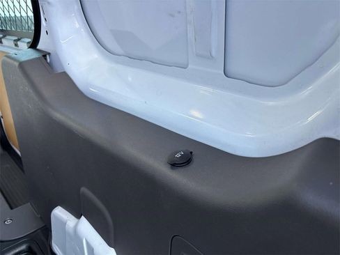 Used 2022 Ford Transit Connect XL image 13