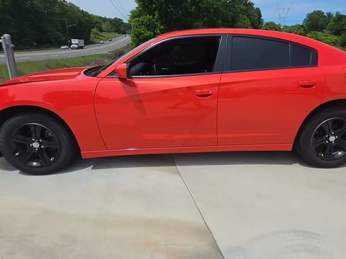 Used 2021 Dodge Charger SXT w/ Leather Interior Group RWD image 4