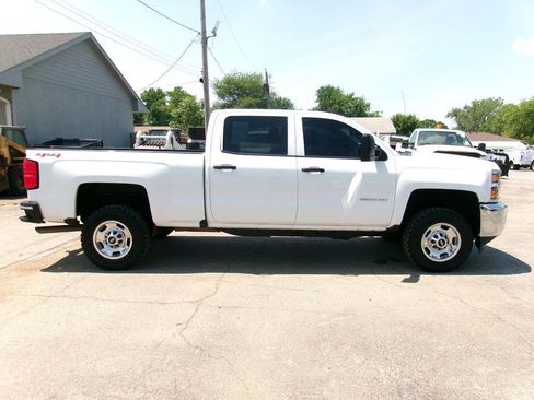 Used 2017 Chevrolet Silverado 2500 W/T AWD/4WD image 5