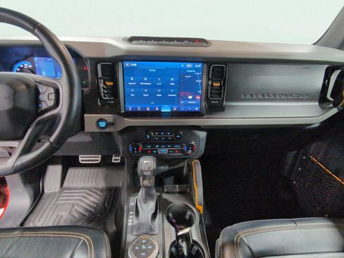 Used 2022 Ford Bronco Badlands w/ Sasquatch Package AWD/4WD image 22