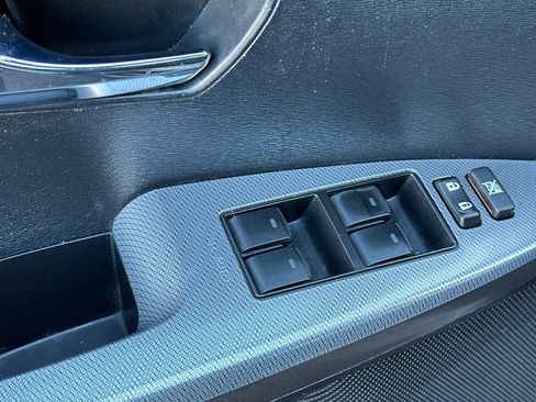 Used 2014 Toyota Venza LE image 12