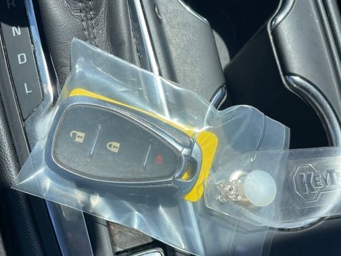 Used 2021 Chevrolet Equinox LT AWD/4WD image 12