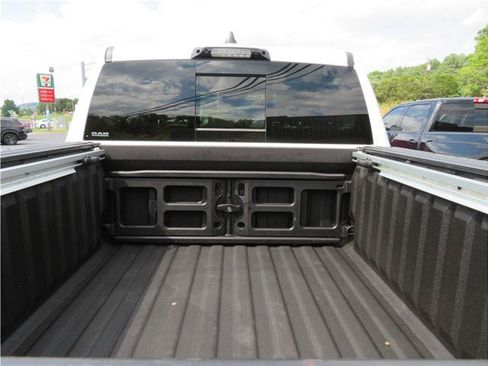 Used 2021 RAM 1500 Limited AWD/4WD image 3