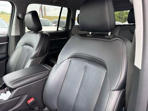 Used 2023 Jeep Grand Cherokee Limited w/ Black Appearance Package RWD image 23