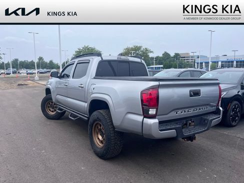 Used 2020 Toyota Tacoma SR AWD/4WD image 6