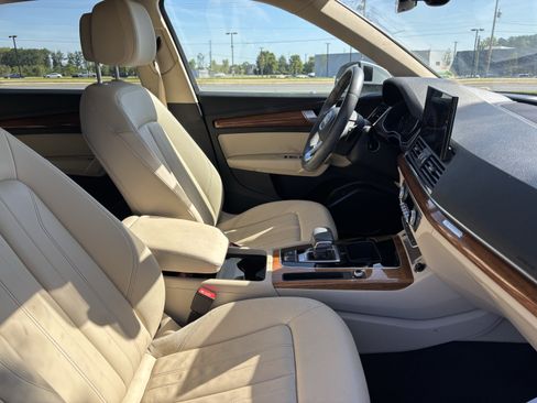 Used 2023 Audi Q5 2.0T Premium w/ Convenience Package AWD/4WD image 36
