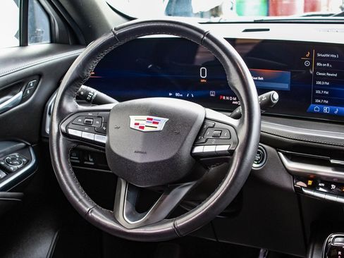 Used 2024 Cadillac XT4 Premium Luxury image 24