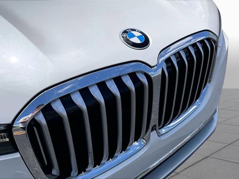 Used 2020 BMW X7 xDrive40i w/ Cold Weather Package AWD/4WD image 29