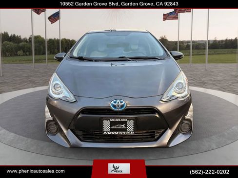 Used 2015 Toyota Prius C One image 2