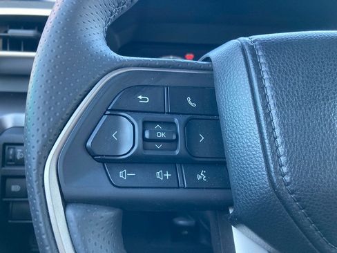 Used 2025 Toyota 4Runner TRD Off-Road image 13