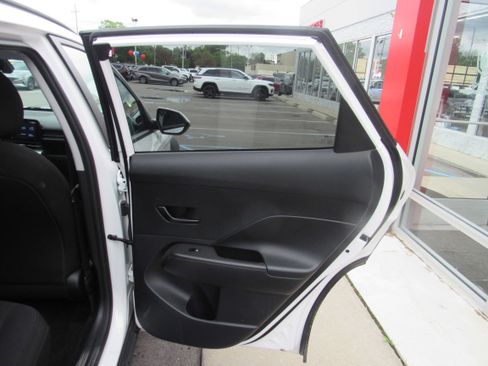 Used 2025 Hyundai Kona SEL FWD image 13