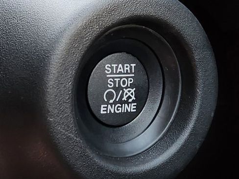 Used 2025 RAM ProMaster 2500 image 23