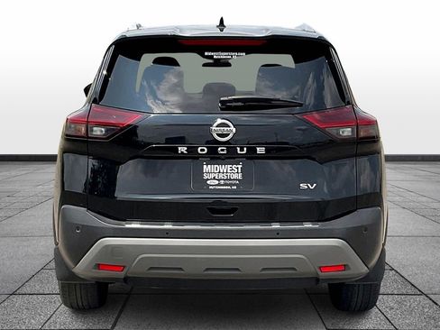 Used 2021 Nissan Rogue SV w/ Premium Package image 4