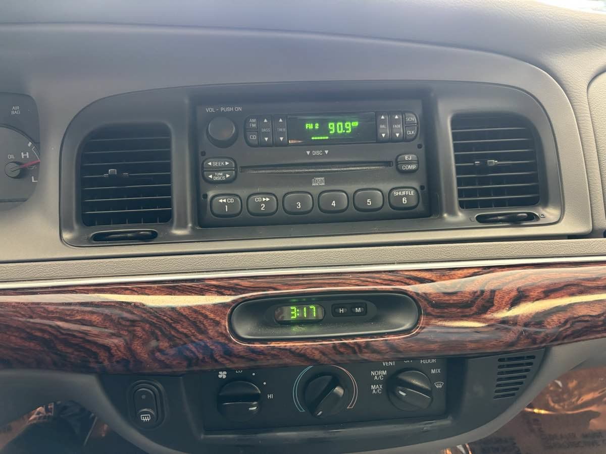 Used 2002 Mercury Grand Marquis GS RWD image 17