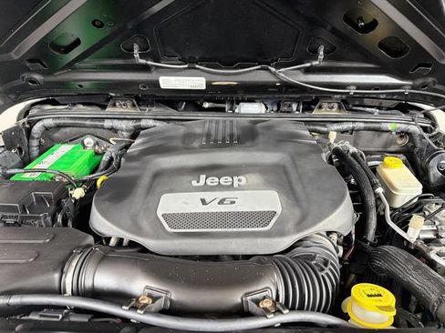 Used 2015 Jeep Wrangler Sport AWD/4WD image 30
