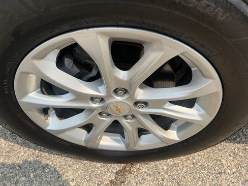 Used 2018 Chevrolet Equinox LT w/ Sun & Infotainment Package FWD image 47