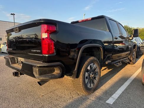Used 2024 Chevrolet Silverado 2500 Custom w/ Custom Convenience Package AWD/4WD image 4