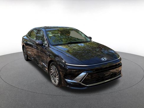 Used 2025 Hyundai Sonata SEL image 1