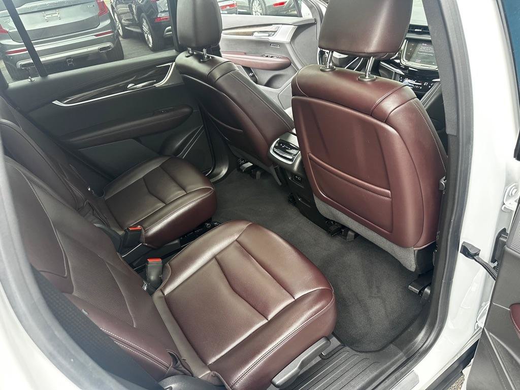 Used 2022 Cadillac XT6 Premium Luxury w/ Technology Package AWD/4WD image 10