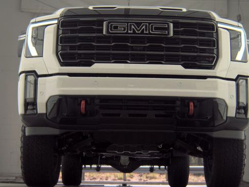 Used 2024 GMC Sierra 2500 AT4 w/ Technology Package AWD/4WD image 12