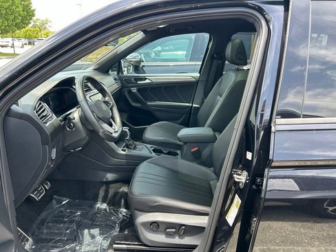Used 2024 Volkswagen Tiguan SE R-Line FWD image 15